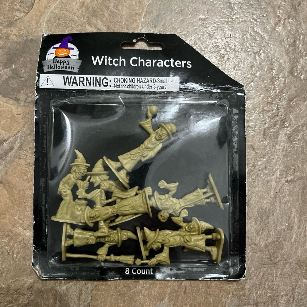 Halloween Witch Characters 8 Ct Toy Plastic 2” Witches Toppers, RPG Figures!!